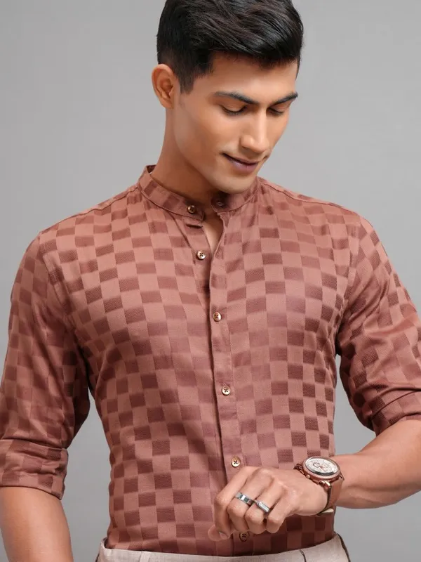 Highlander Men Brown Checked Regular Fit Casual Shirts