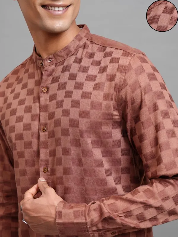 Highlander Men Brown Checked Regular Fit Casual Shirts