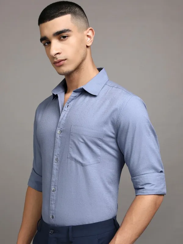 Highlander Men Blue Textured Regular Fit Casual Shirts