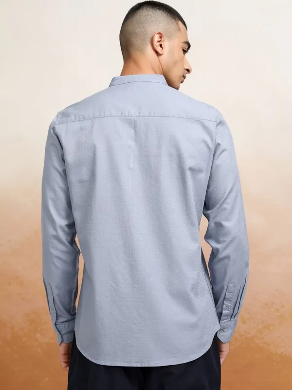 Highlander Men Blue Solid Regular Fit Casual Shirts