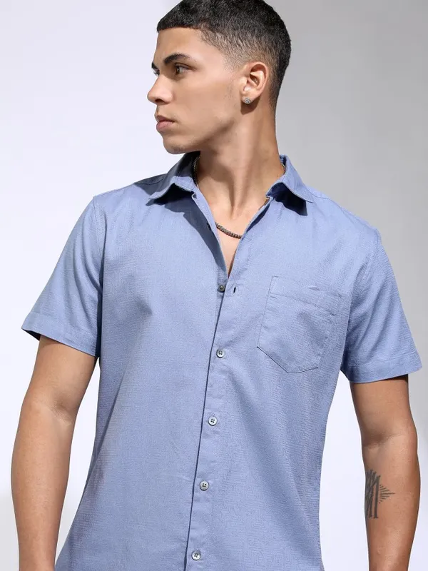 Highlander Men Blue Solid Regular Fit Casual Shirt