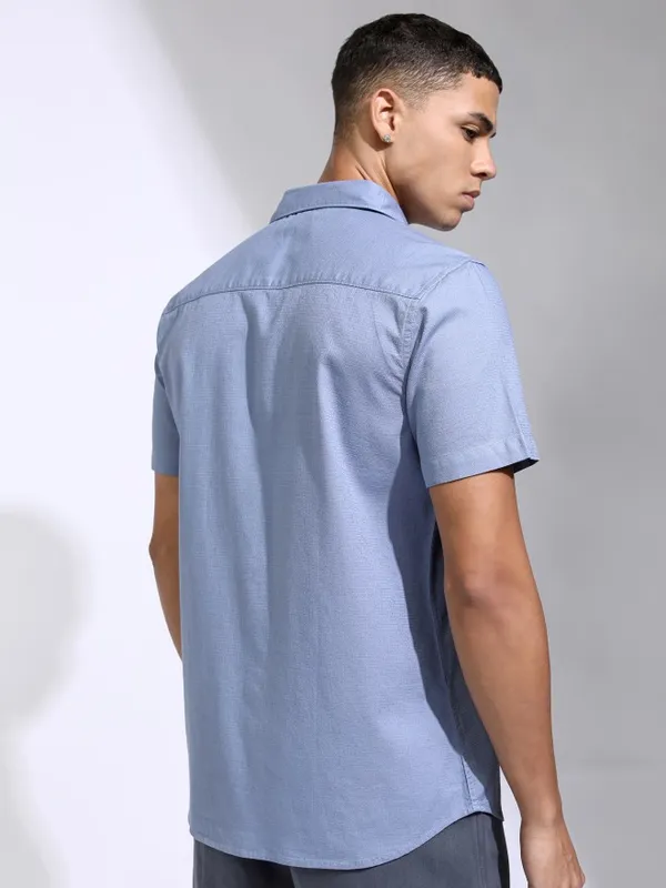 Highlander Men Blue Solid Regular Fit Casual Shirt