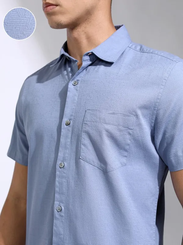 Highlander Men Blue Solid Regular Fit Casual Shirt