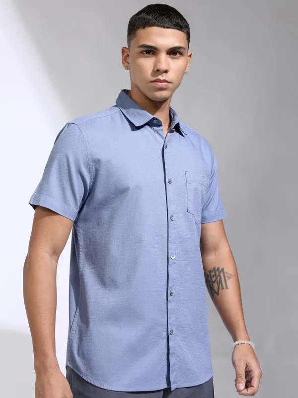 Highlander Men Blue Solid Regular Fit Casual Shirt