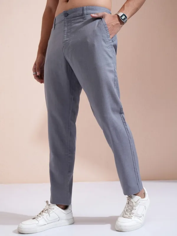 Highlander Men Grey Regular Fit Solid Chinos