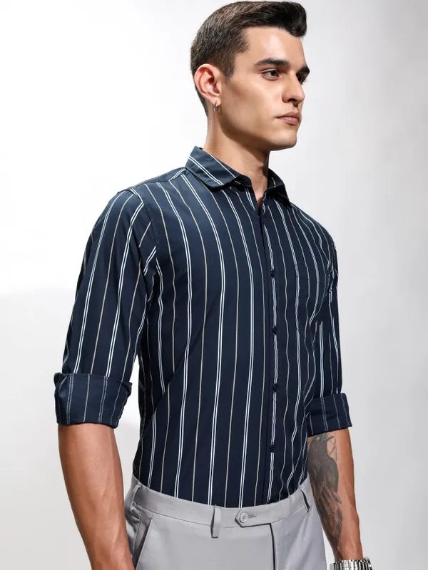 Highlander Men Navy Blue Striped Regular Fit Casual Shirt