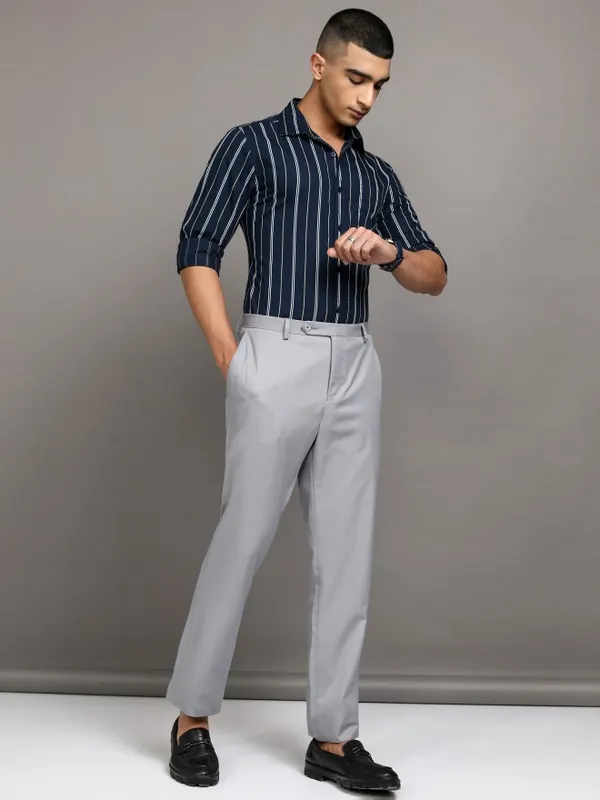 Highlander Men Navy Blue Striped Regular Fit Casual Shirts
