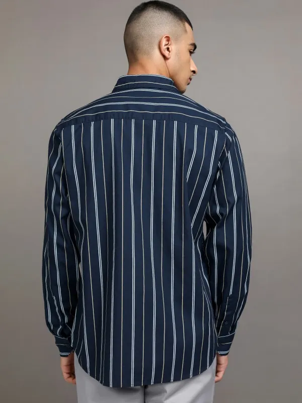 Highlander Men Navy Blue Striped Regular Fit Casual Shirts