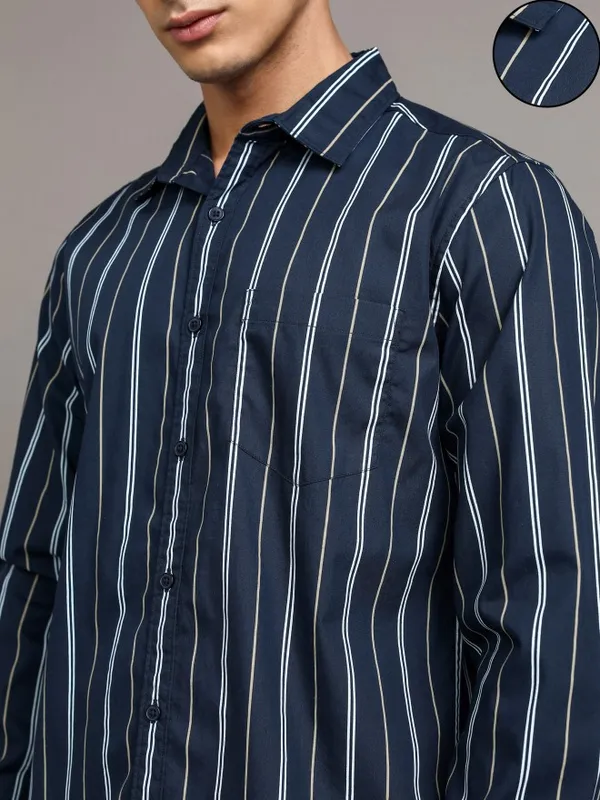Highlander Men Navy Blue Striped Regular Fit Casual Shirts