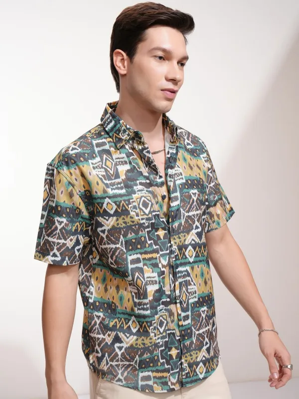 Highlander Men Green Printed Relaxed Fit Casual Shirt