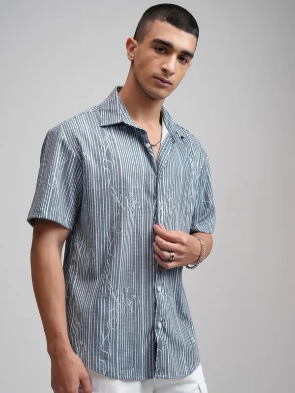 Highlander Men Grey Textured Relaxed Fit Casual Shirt
