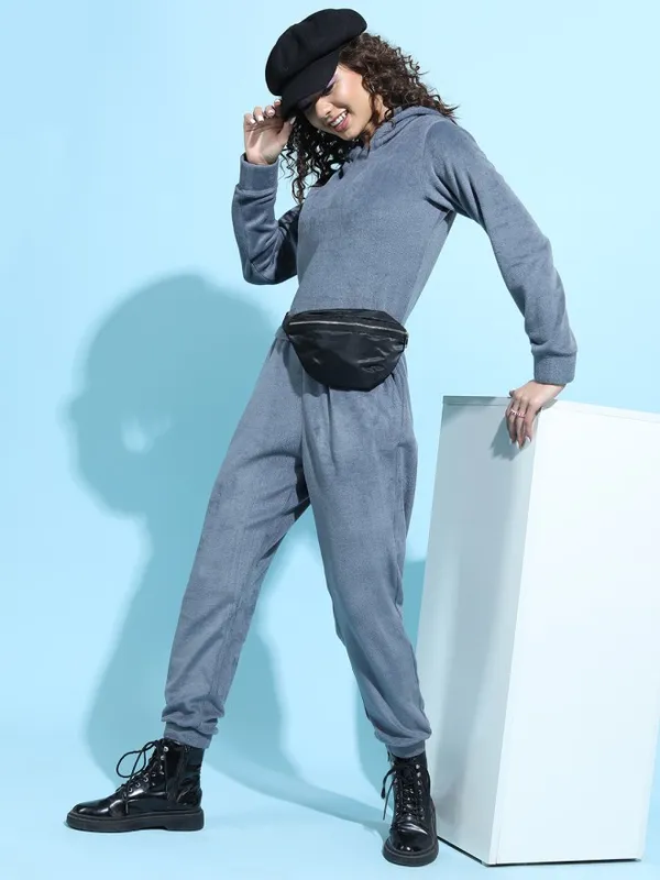 Women Solid Sweatshirt