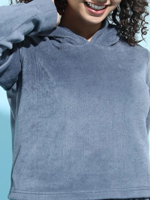 Women Solid Sweatshirt