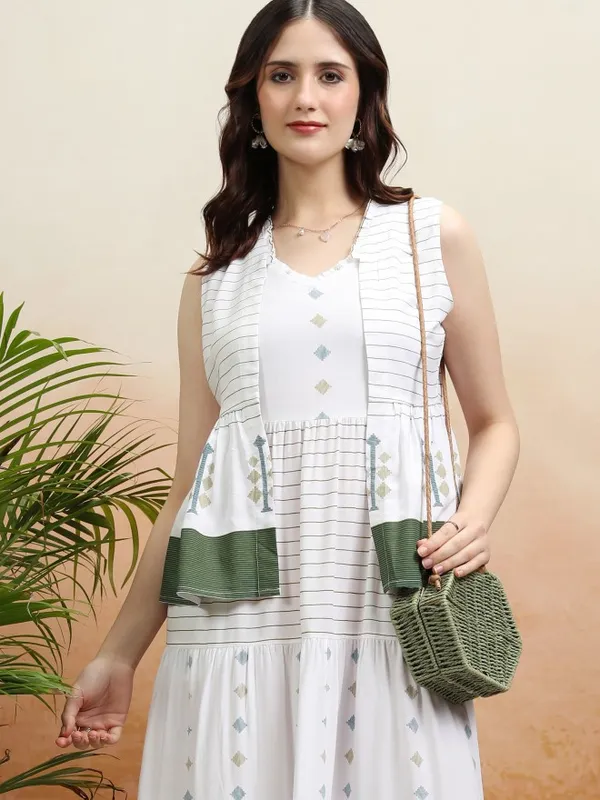 Vishudh Women White Printed Fit and Flare Dress