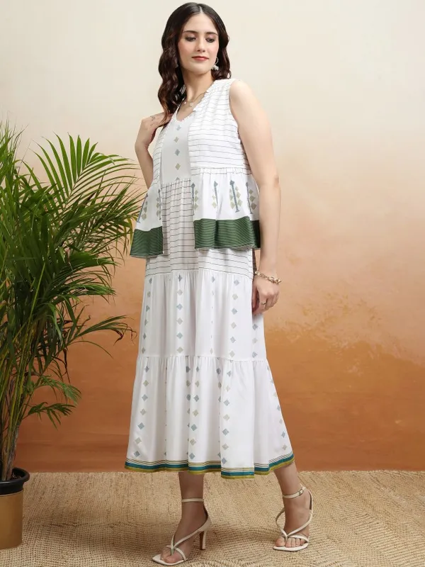 Vishudh Women White Printed Fit and Flare Dress