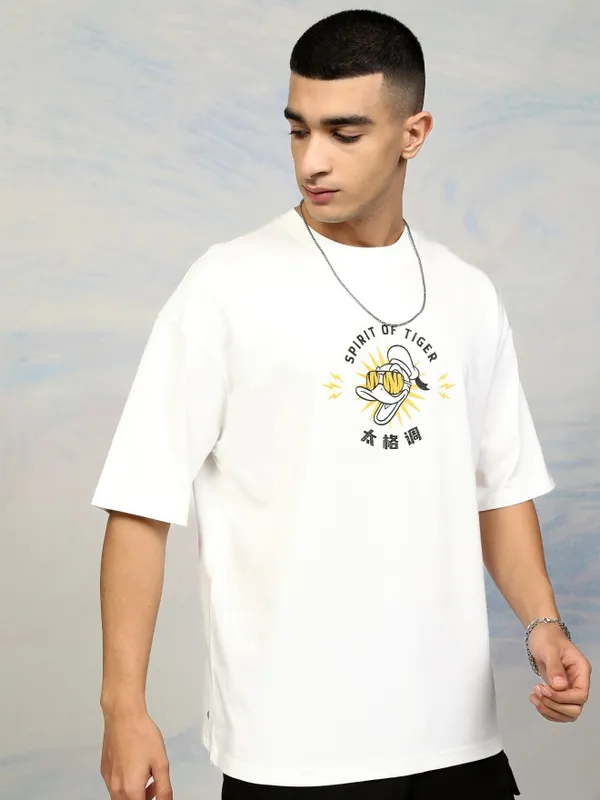 Disney By Highlander Men White Donald Duck Printed Round Neck Oversized Fit T-Shirt