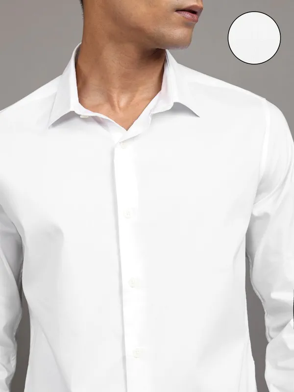 Locomotive Men White Solid Slim Fit Casual Shirt