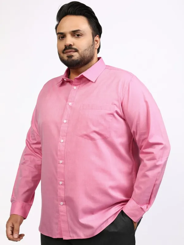 Highlander Men Pink Solid Relaxed Fit Casual Shirt