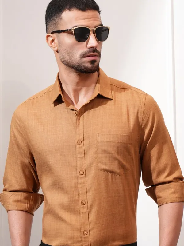 Locomotive Men Orange Solid Slim Fit Casual Shirt