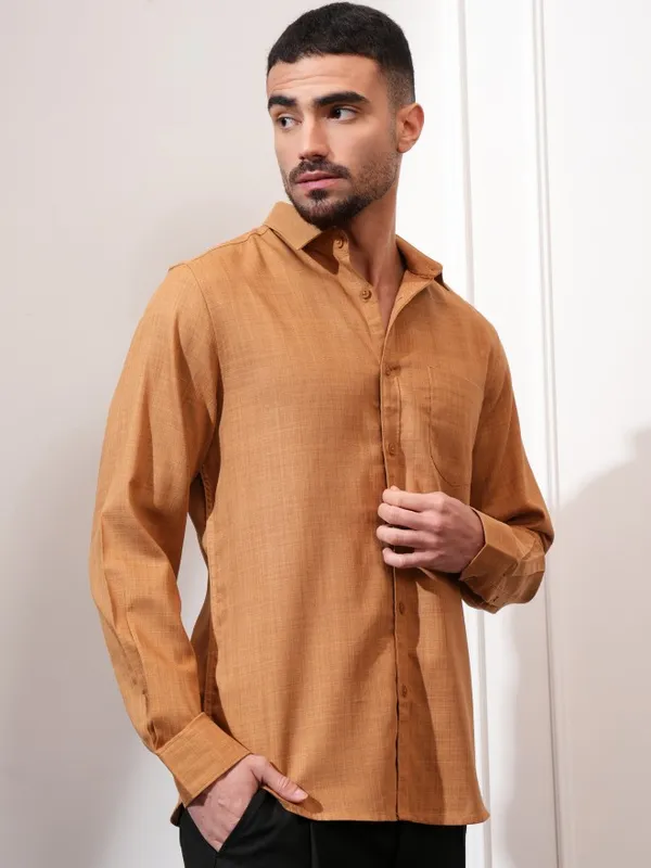 Locomotive Men Orange Solid Slim Fit Casual Shirt