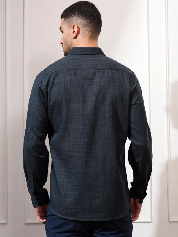 Locomotive Men Navy Blue Solid Slim Fit Casual Shirt