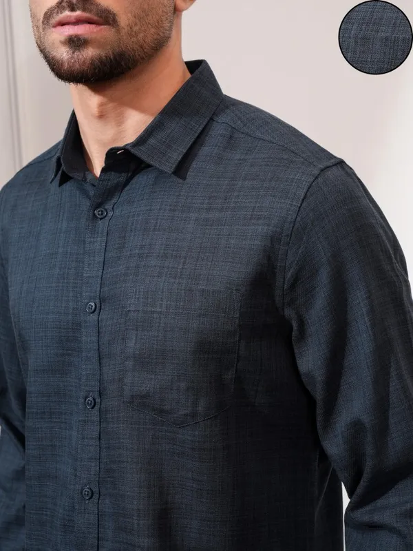 Locomotive Men Navy Blue Solid Slim Fit Casual Shirt