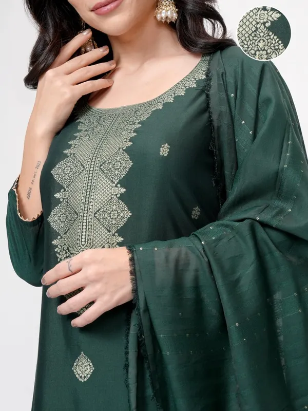 Vishudh Women Green Printed Kurta With Trousers And Dupatta