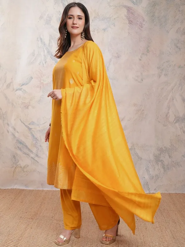 Women Kurta With Trousers & Dupatta