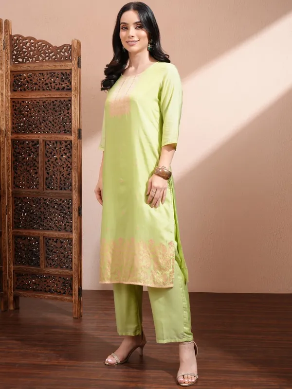 Vishudh Women Green Printed Kurta With Trousers And Dupatta