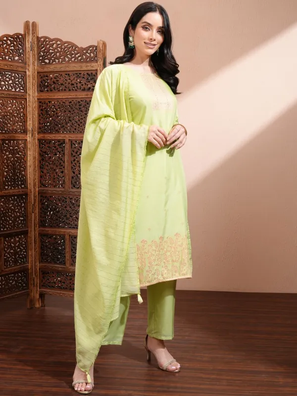 Vishudh Women Green Printed Kurta With Trousers And Dupatta