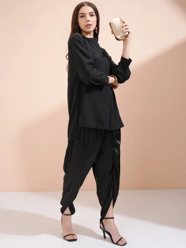 Vishudh Women Black Regular Fit Dhoti Pant