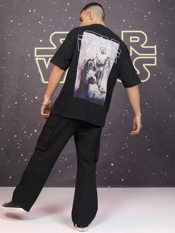Star Wars By Highlander Men Black R2-D2 And C-3PO Printed Round Neck Oversized Fit T-Shirt