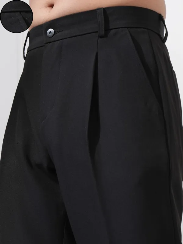 Highlander Men Black Regular Fit Solid Casual Trouser