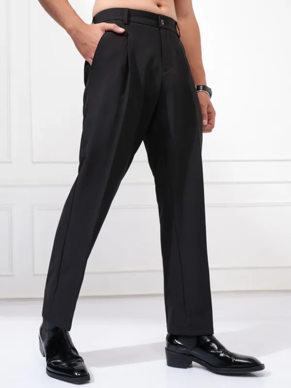 Highlander Men Black Regular Fit Solid Casual Trouser