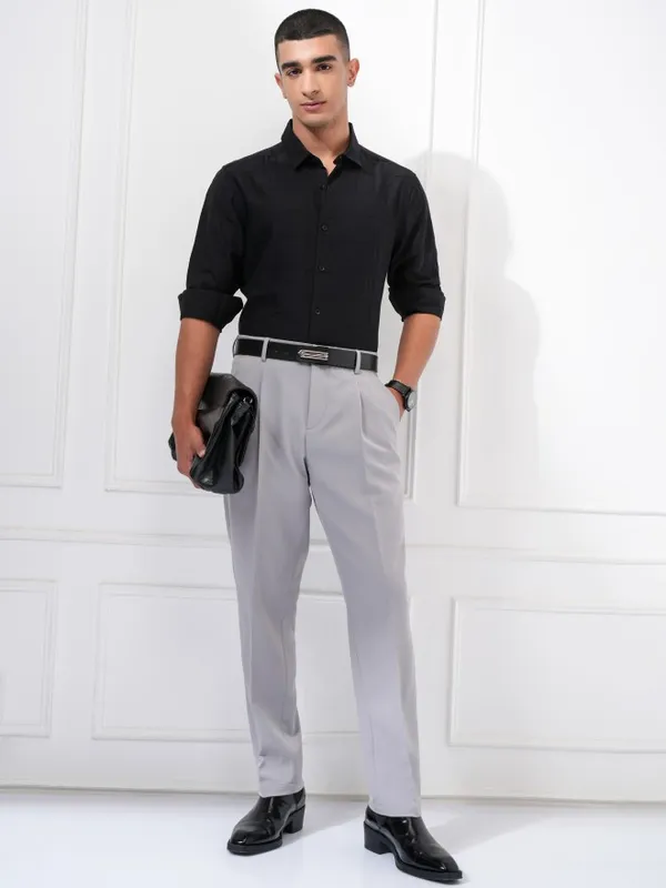 Highlander Men Grey Regular Fit Solid Casual Trouser