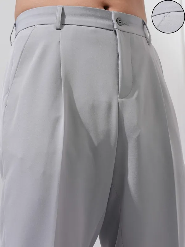 Highlander Men Grey Regular Fit Solid Casual Trouser