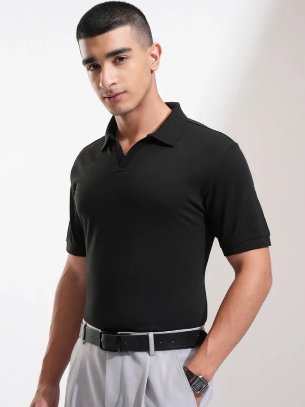 Highlander Men Black Solid Polo Collar T-Shirt