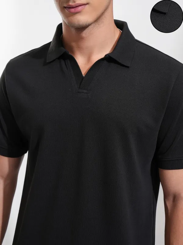 Highlander Men Black Solid Polo Collar T-Shirt