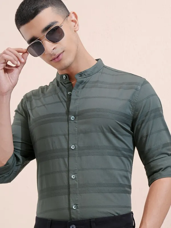 Highlander Men Green Striped Regular Fit Casual Shirt