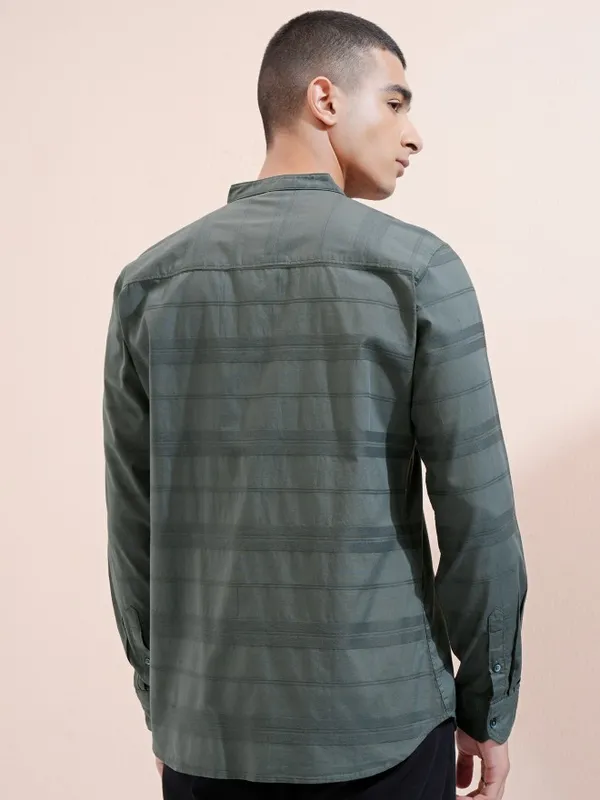 Highlander Men Green Striped Regular Fit Casual Shirt