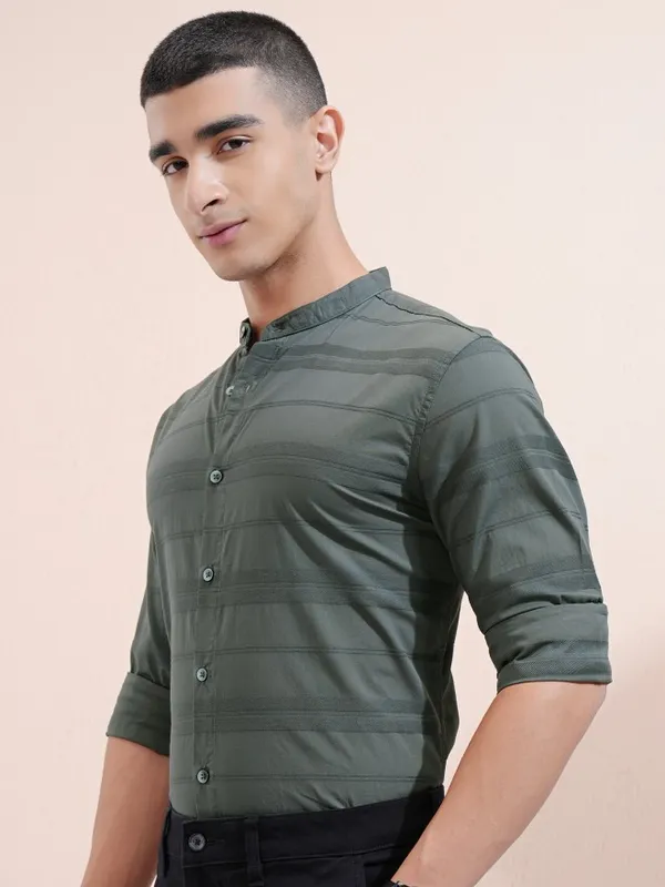 Highlander Men Green Striped Regular Fit Casual Shirt