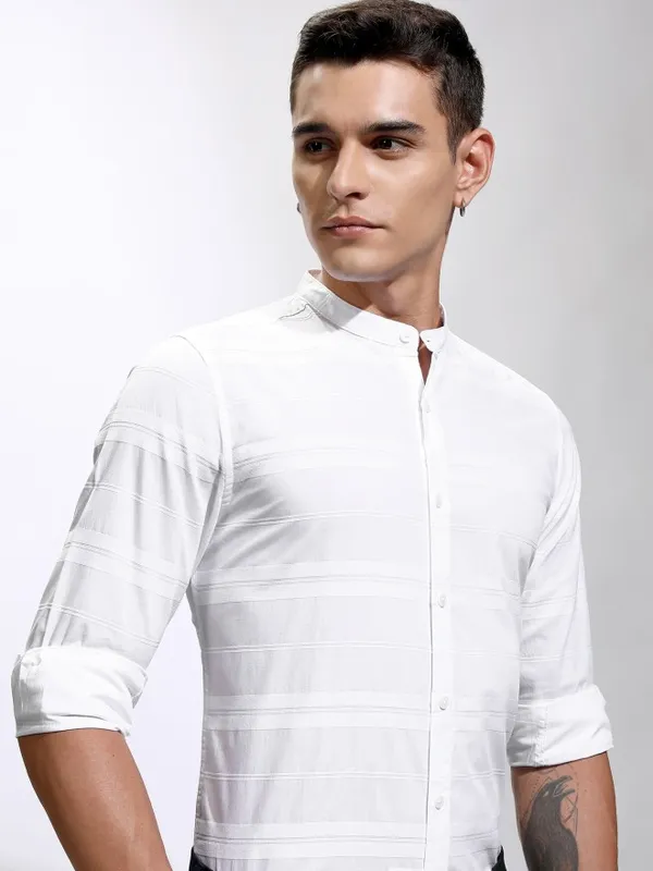 Highlander Men White Striped Regular Fit Casual Shirt