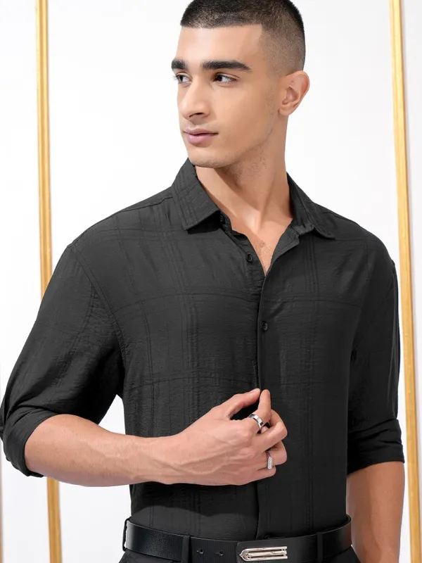 Highlander Men Black Textured Slim Fit Casual Shirt