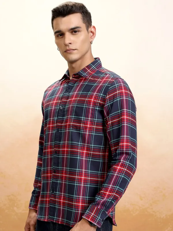 Highlander Men Navy Blue Checked Regular Fit Casual Shirt