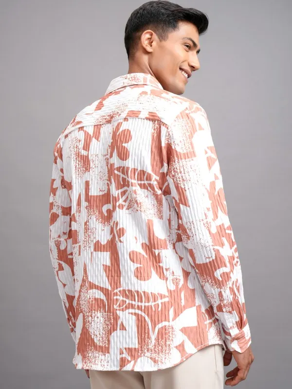 Highlander Men White Printed Regular Fit Casual Shirts