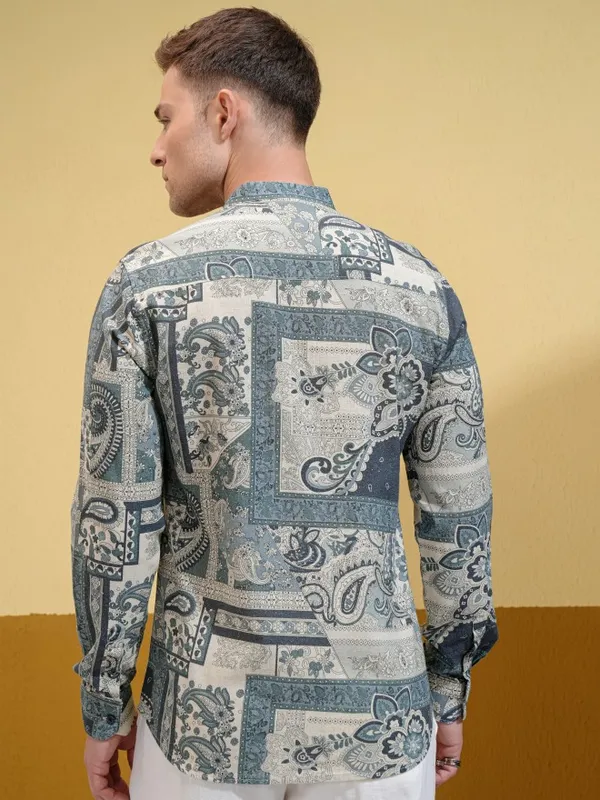 Locomotive Men Cream Printed Regular Fit Casual Shirt