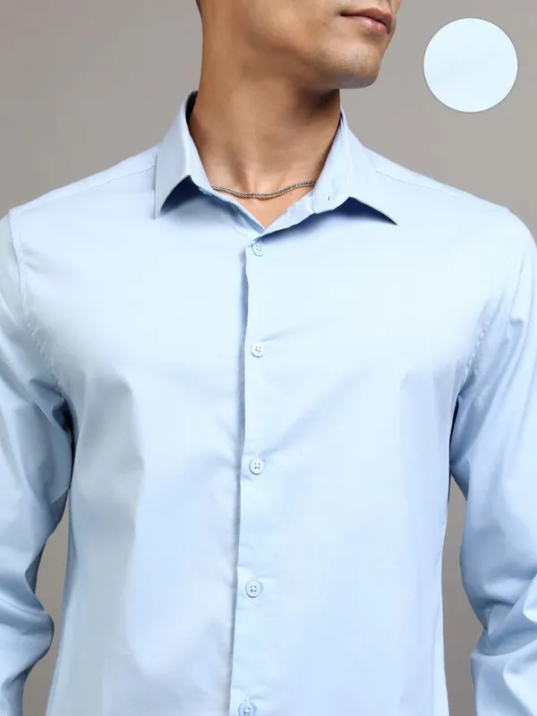 Locomotive Men Blue Solid Slim Fit Casual Shirt