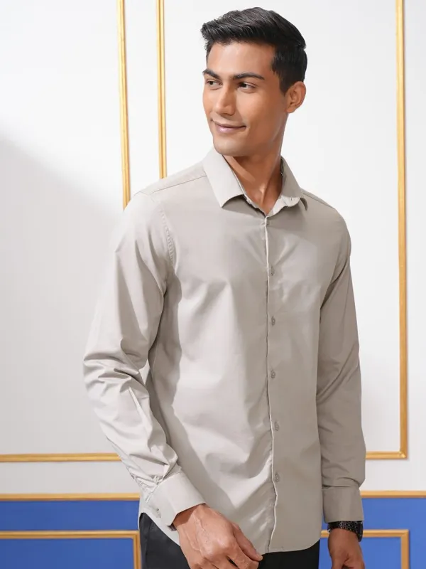 Locomotive Men Grey Solid Slim Fit Casual Shirt