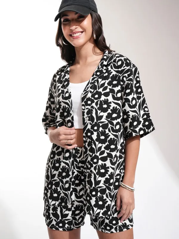 Tokyo Talkies Women Off White Shirt With Shorts Co-Ords