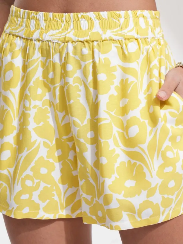 Tokyo Talkies Women Yellow Shirt With Shorts Co-Ords